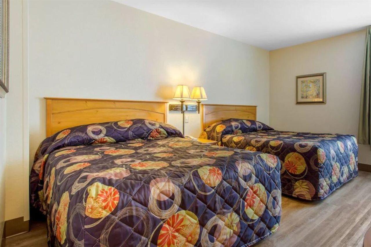 Rodeway Inn & Suites Near Outlet Mall - Ашвил Екстериор снимка