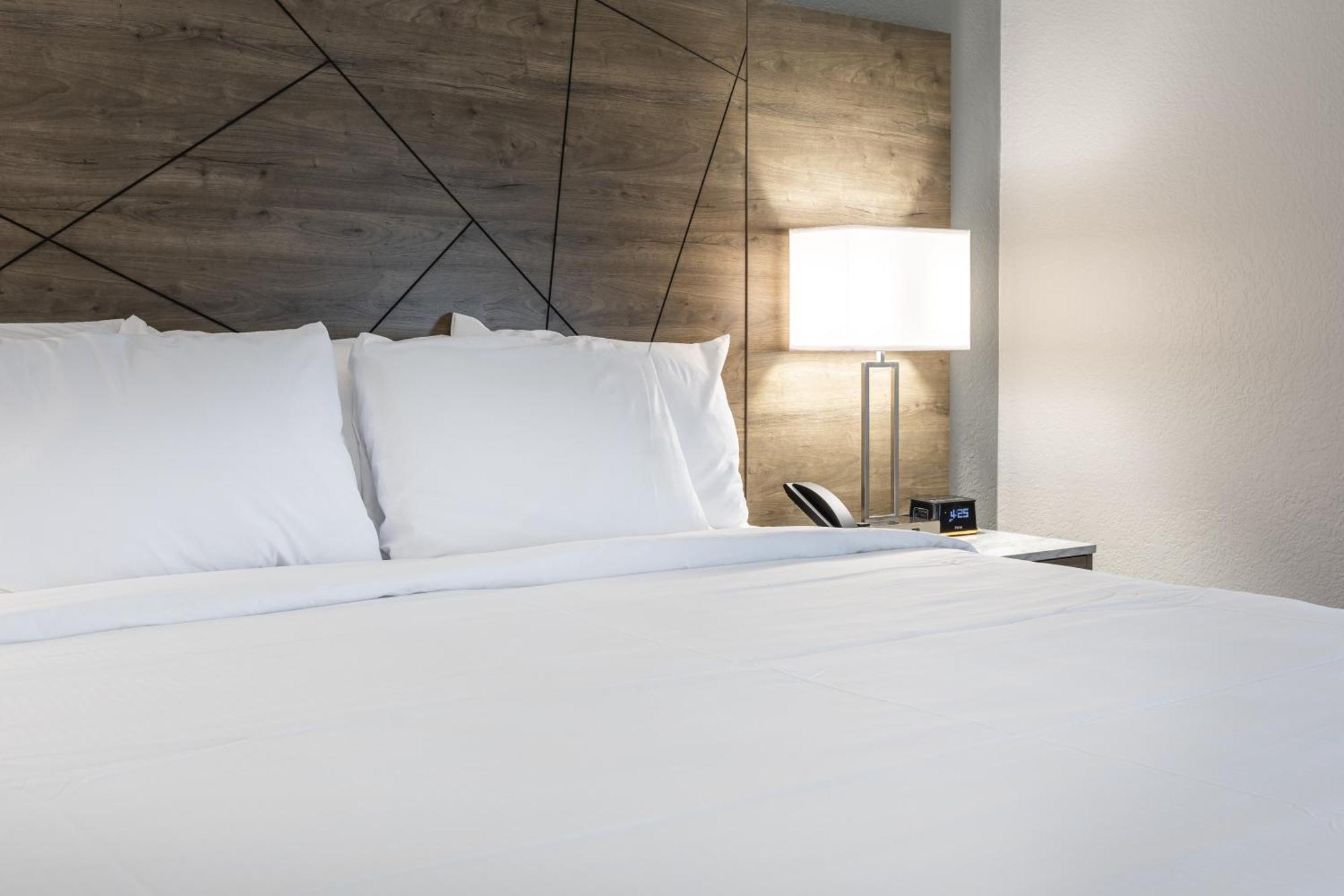 Rodeway Inn & Suites Near Outlet Mall - Ашвил Екстериор снимка