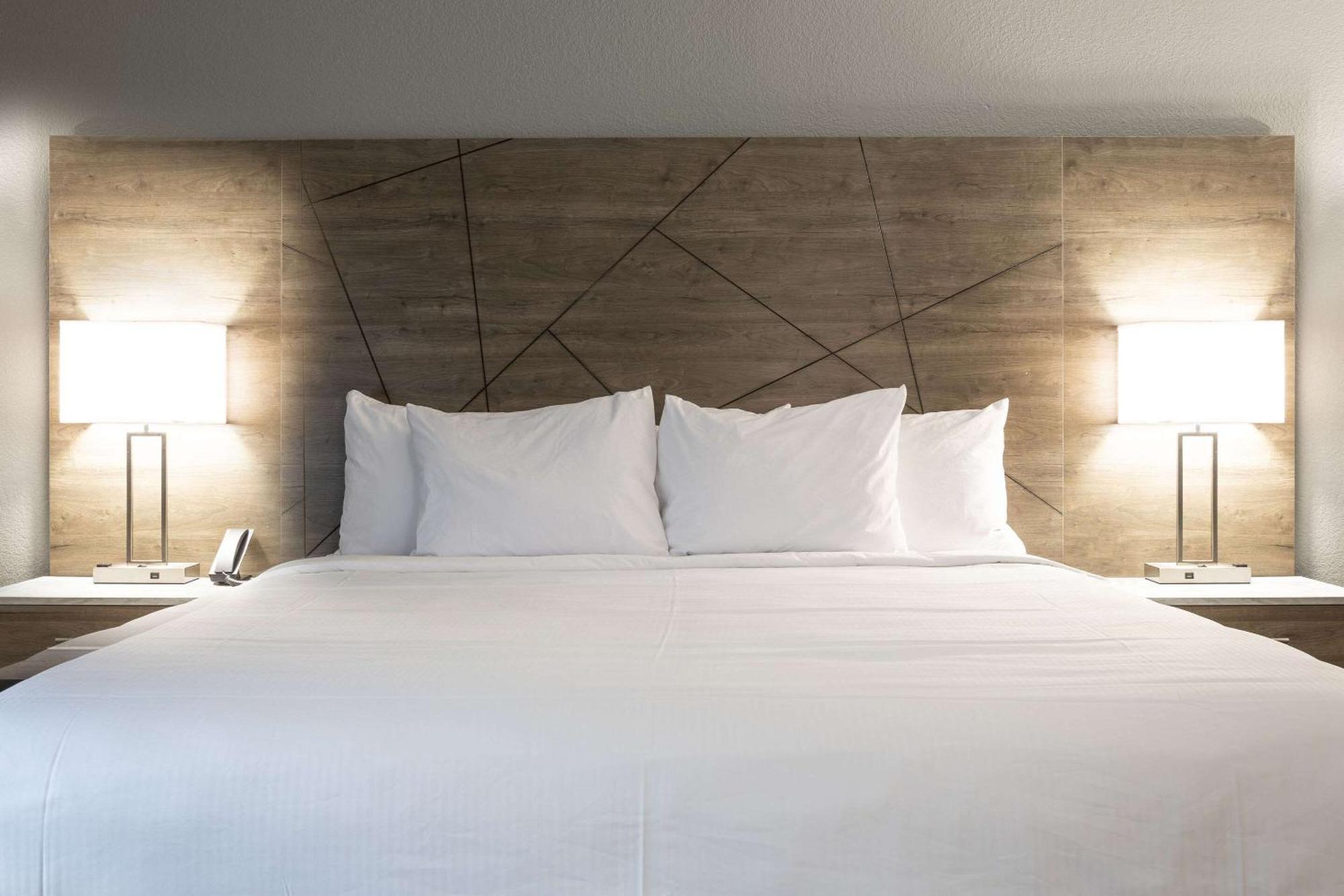 Rodeway Inn & Suites Near Outlet Mall - Ашвил Екстериор снимка