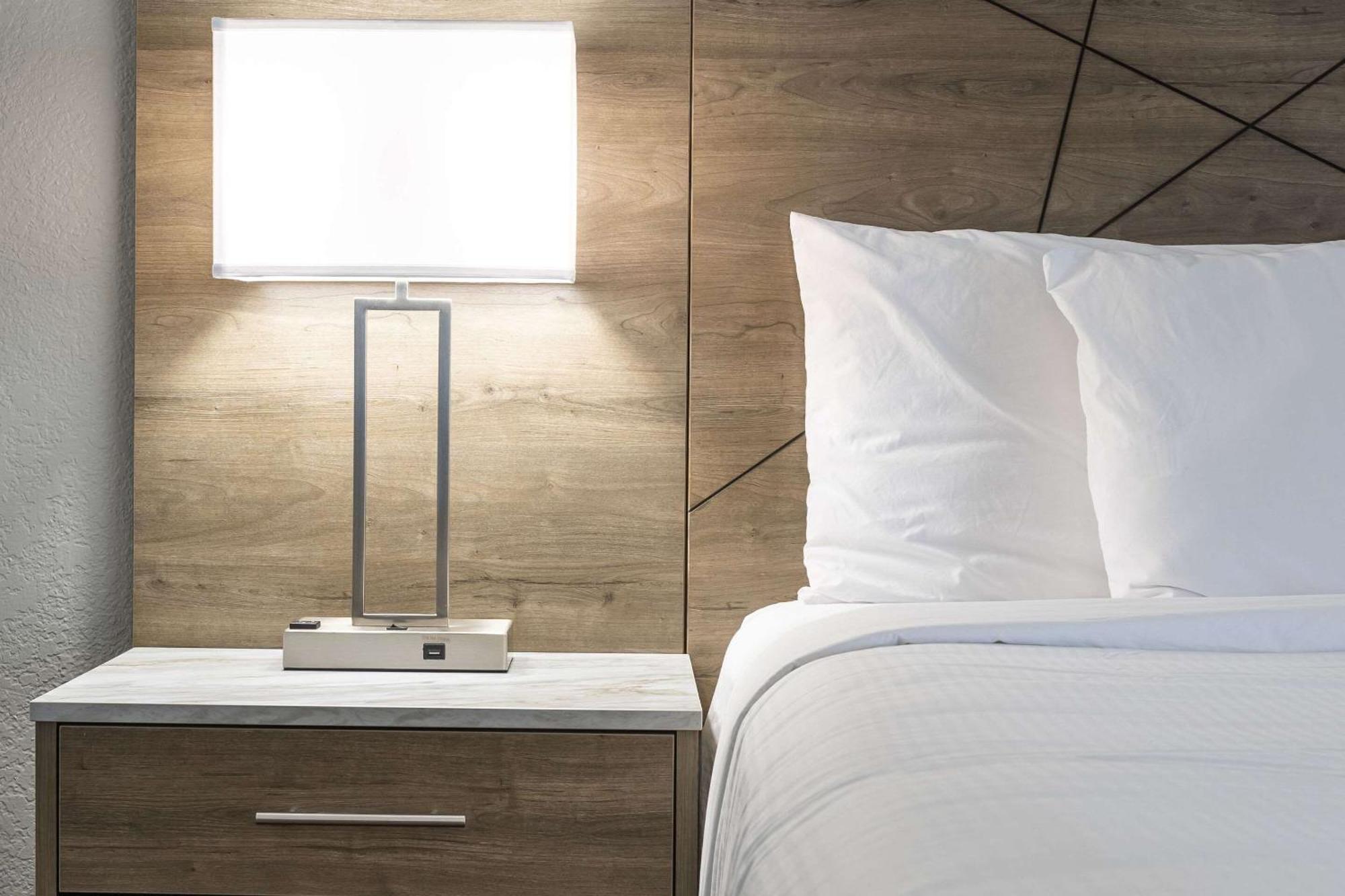 Rodeway Inn & Suites Near Outlet Mall - Ашвил Екстериор снимка