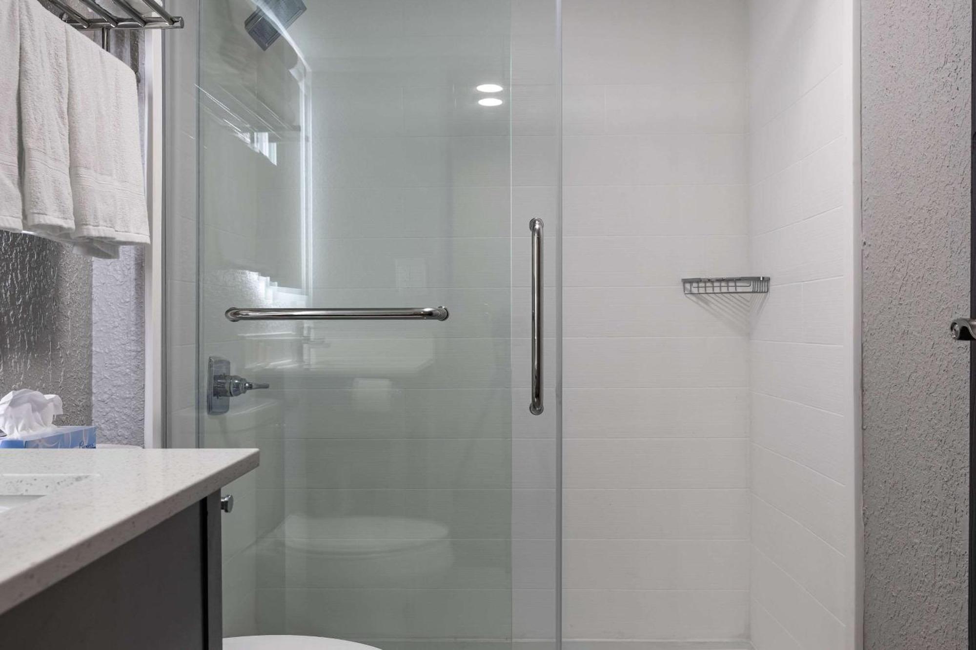Rodeway Inn & Suites Near Outlet Mall - Ашвил Екстериор снимка