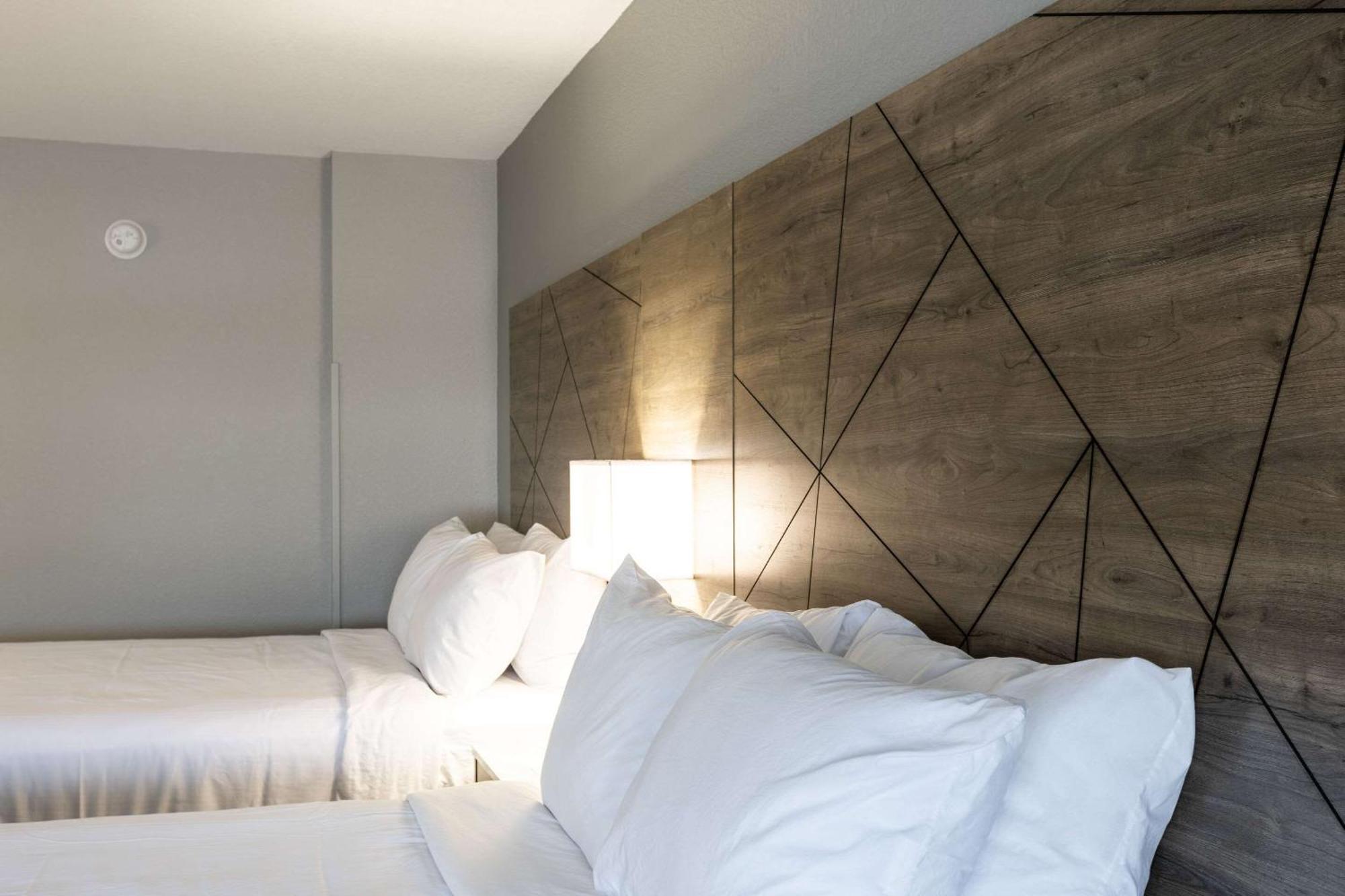 Rodeway Inn & Suites Near Outlet Mall - Ашвил Екстериор снимка