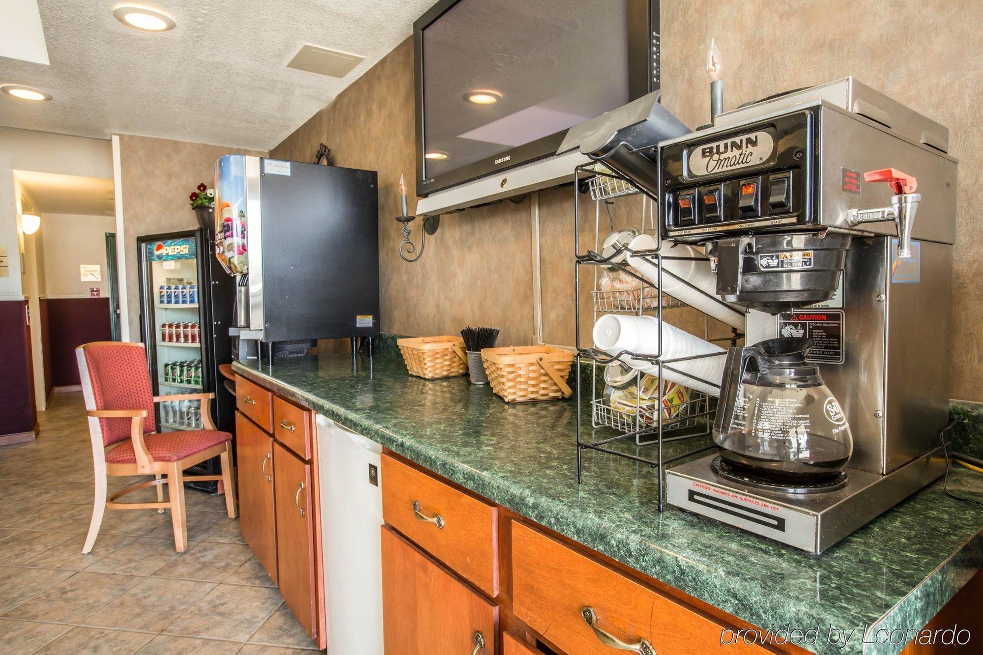 Rodeway Inn & Suites Near Outlet Mall - Ашвил Екстериор снимка