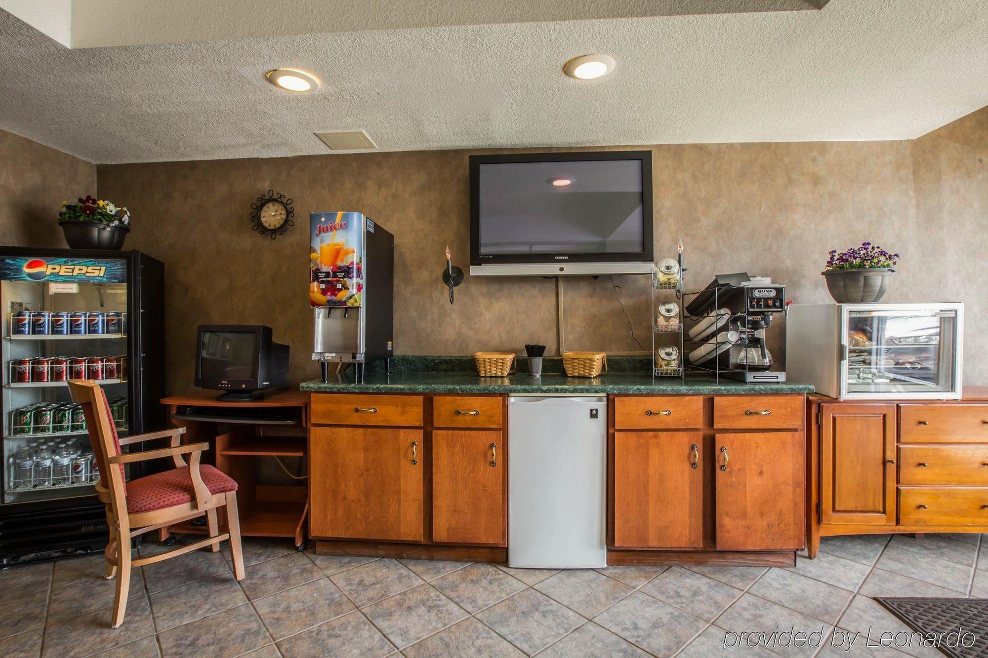 Rodeway Inn & Suites Near Outlet Mall - Ашвил Екстериор снимка