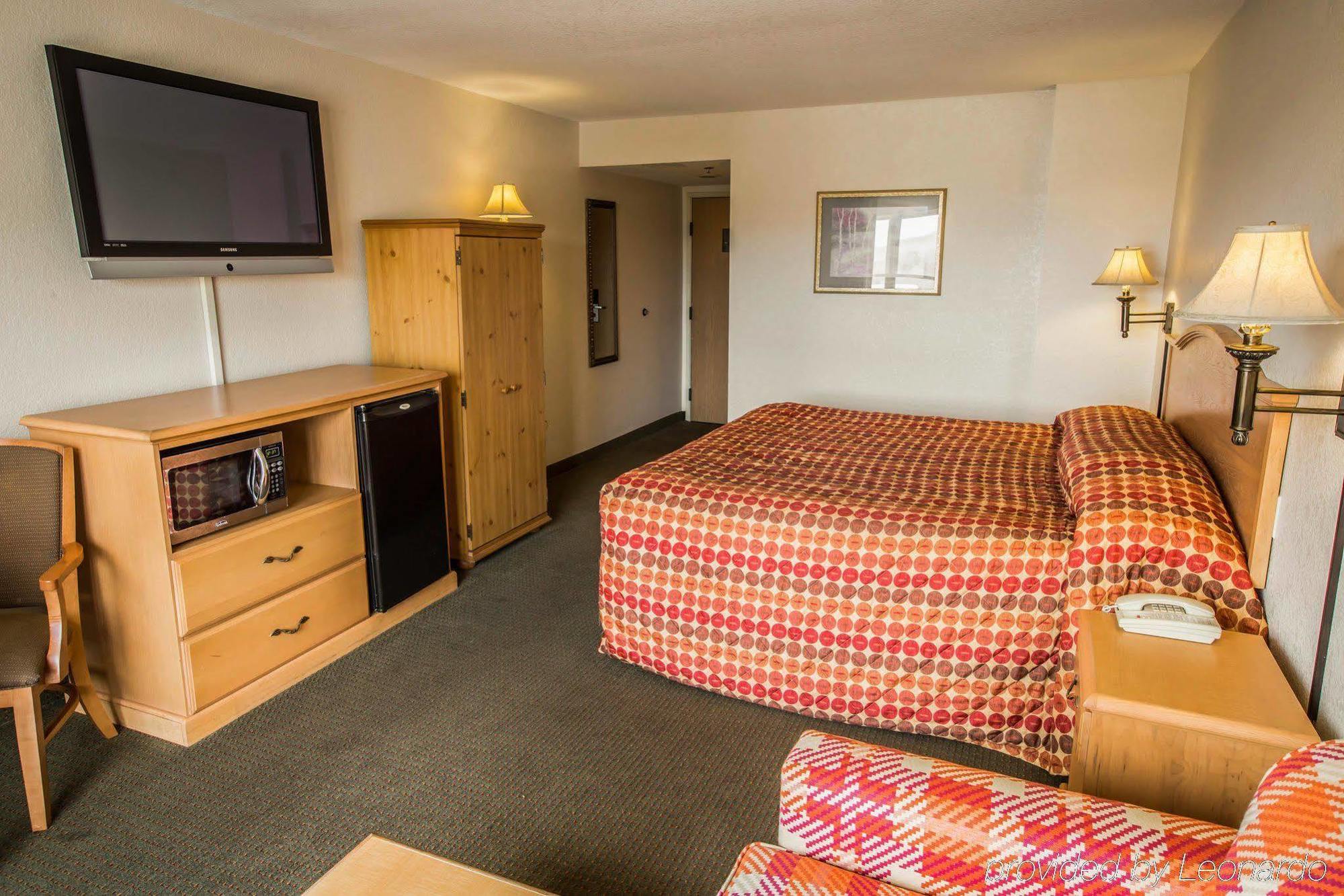 Rodeway Inn & Suites Near Outlet Mall - Ашвил Екстериор снимка