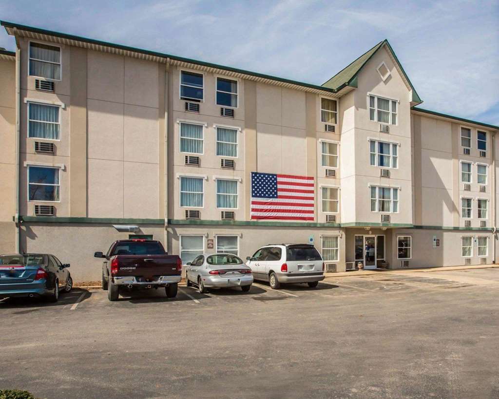 Rodeway Inn & Suites Near Outlet Mall - Ашвил Екстериор снимка