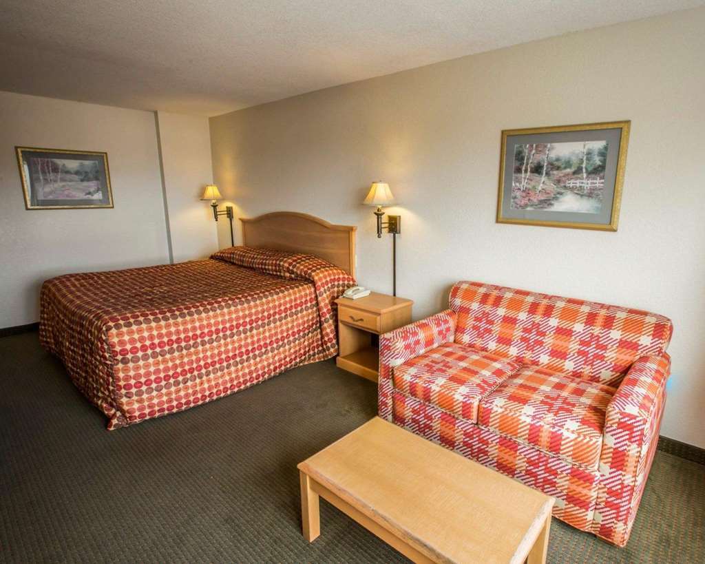 Rodeway Inn & Suites Near Outlet Mall - Ашвил Стая снимка