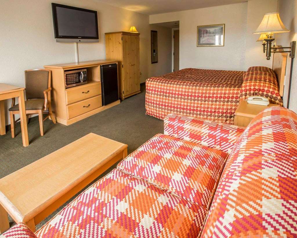 Rodeway Inn & Suites Near Outlet Mall - Ашвил Стая снимка