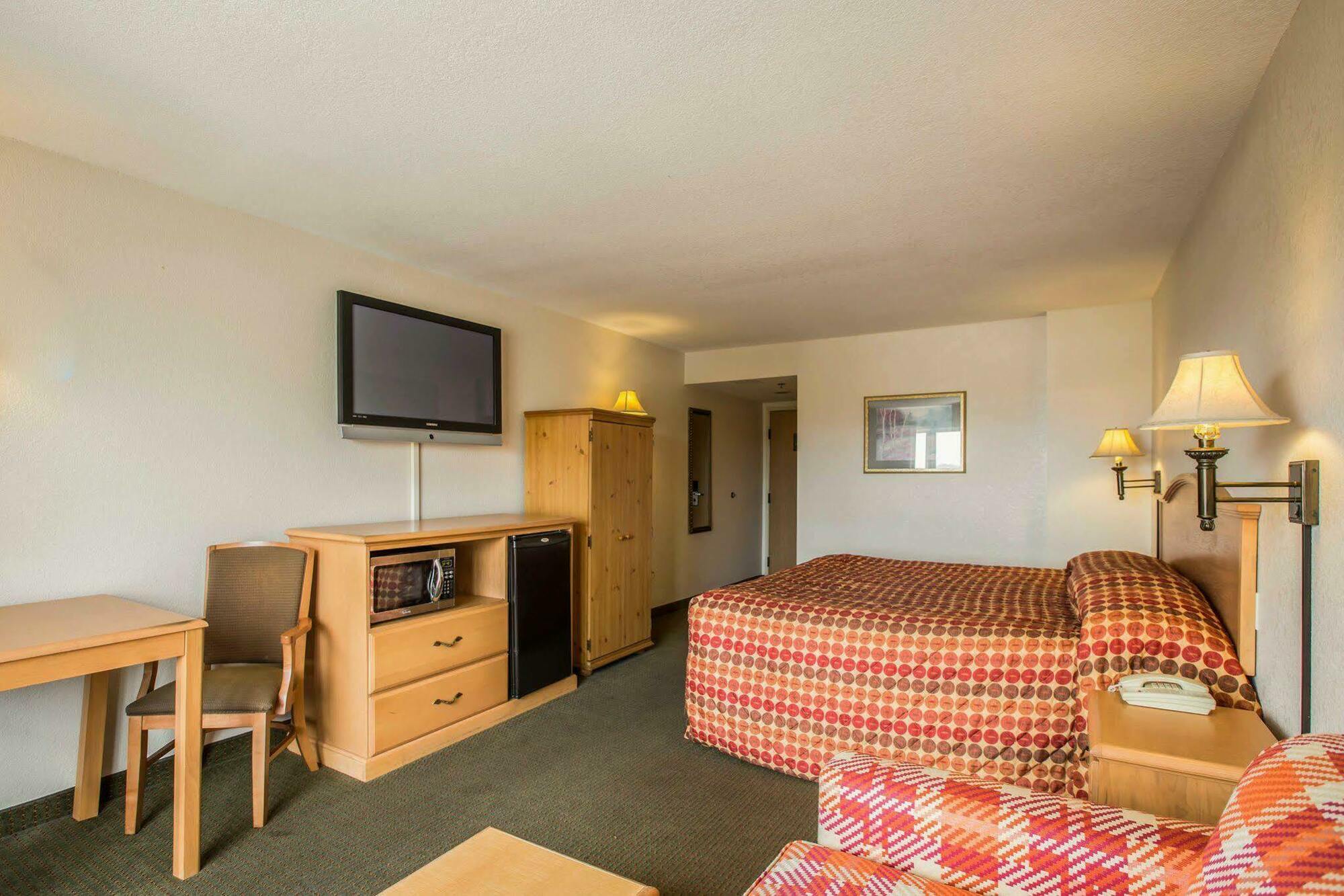 Rodeway Inn & Suites Near Outlet Mall - Ашвил Екстериор снимка