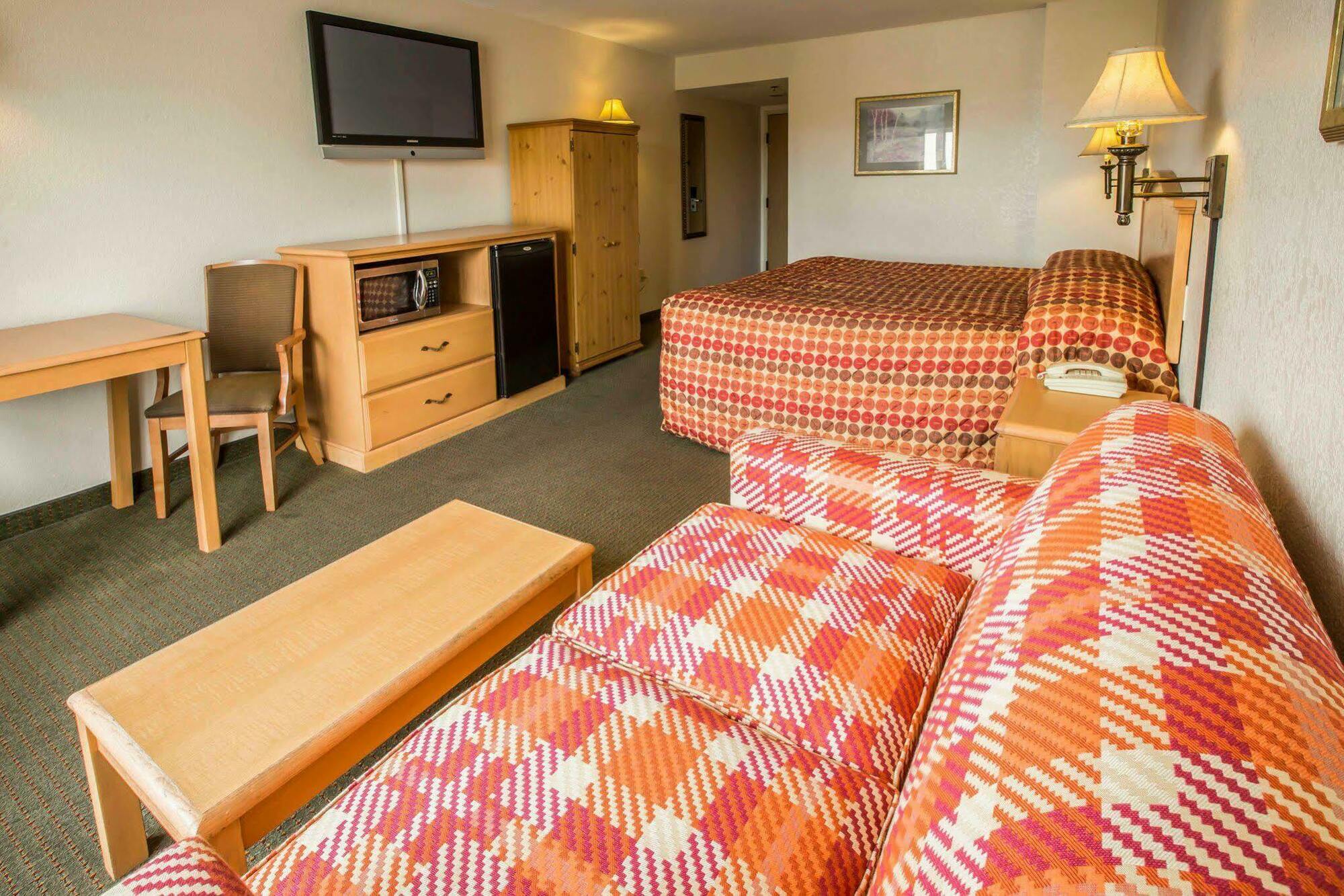 Rodeway Inn & Suites Near Outlet Mall - Ашвил Екстериор снимка